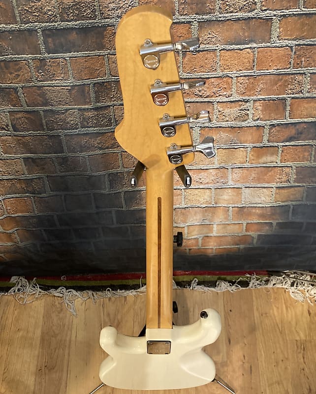 Ibanez Roadstar II Bass Series 80's-Hard Case-Vintage White