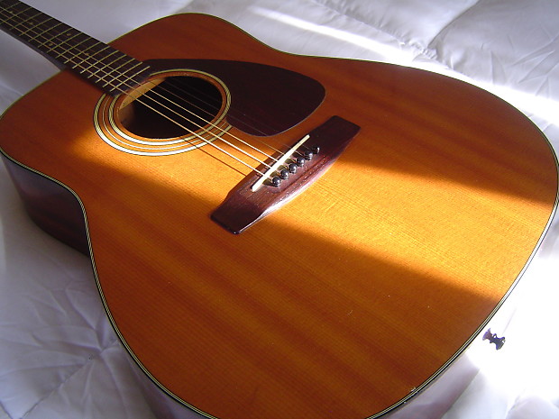 VV: Vintage Yamaha FG-160 guitar, low action SOUNDS GREAT