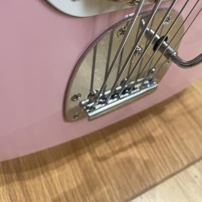 Squier Classic Vibe Bass VI Shell Pink w/Matching Headstock FSR