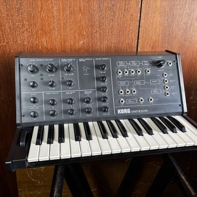 Korg MS-10 MS10 Vintage Analog Synthesizer w/ box