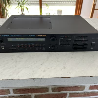 Roland JV-1080 64-Voice Synthesizer Module 1994 - 2001 - Black