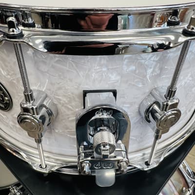 Used DW Performance 6.5x14 Snare Drum (White Marine) image 9