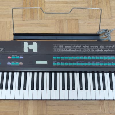 Yamaha DX7 Programmable Algorithm Synthesizer 1983 - 1987 - Black