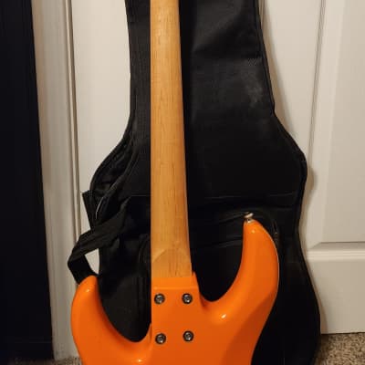 Flea Bass Model 32 (2009) - Sunny (34" scale) with EMG image 3