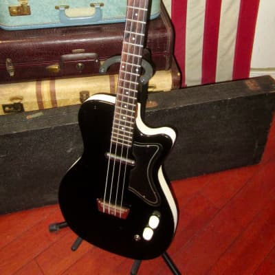~1961 Silvertone U-1 Bass Black w Original Hardshell Case image 2