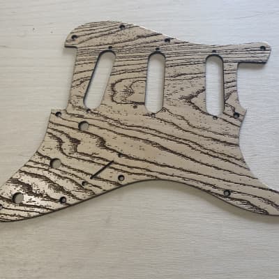 US made satin lacquer swamp ash grain laser engraved Baltic birch wood pickguard for Stratocaster imagen 1