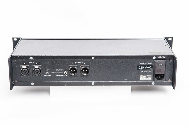 Meyer Sound CP-10 Stereo Parametric Equaliser | Reverb Meyer Sound CP-10 Stereo Parametric Equaliser | Reverb