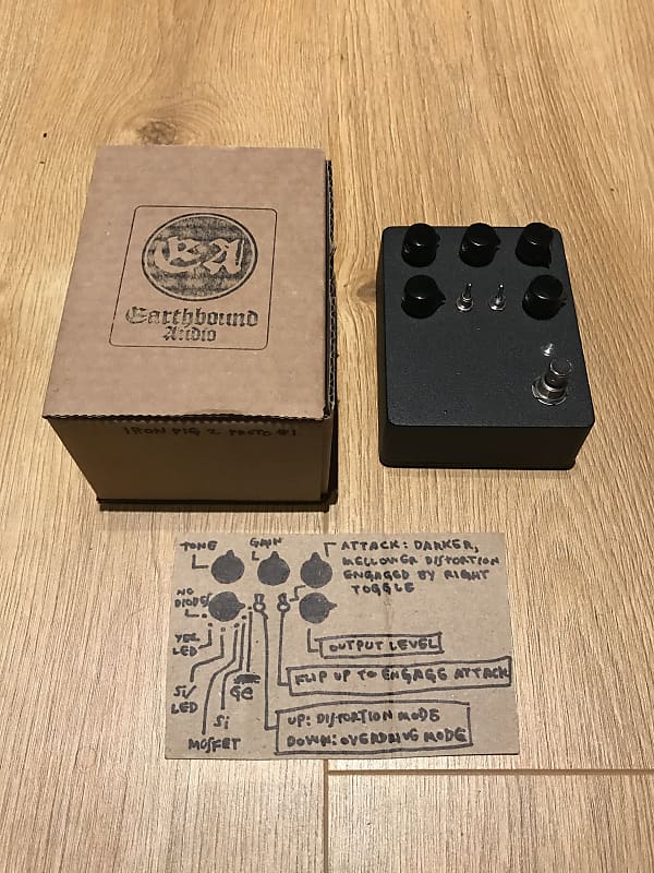 ギター (earthbound audio)IRON PIG V2 PROTO #1 Earthbound Audio Iron Pig - Pedal on ModularGrid