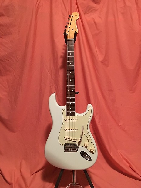 Fender custom hotsell shop designed