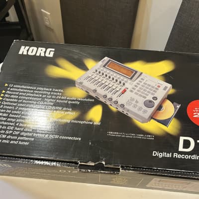 Korg D12 1999 - Silver