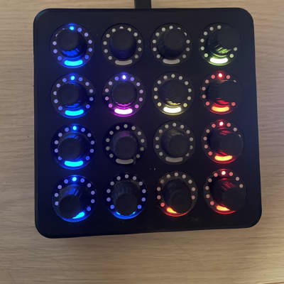 DTM・DAW DJ TechTools - MIDI Fighter Twister Midi Fighter Twister - Knob-based MIDI Controller with 16