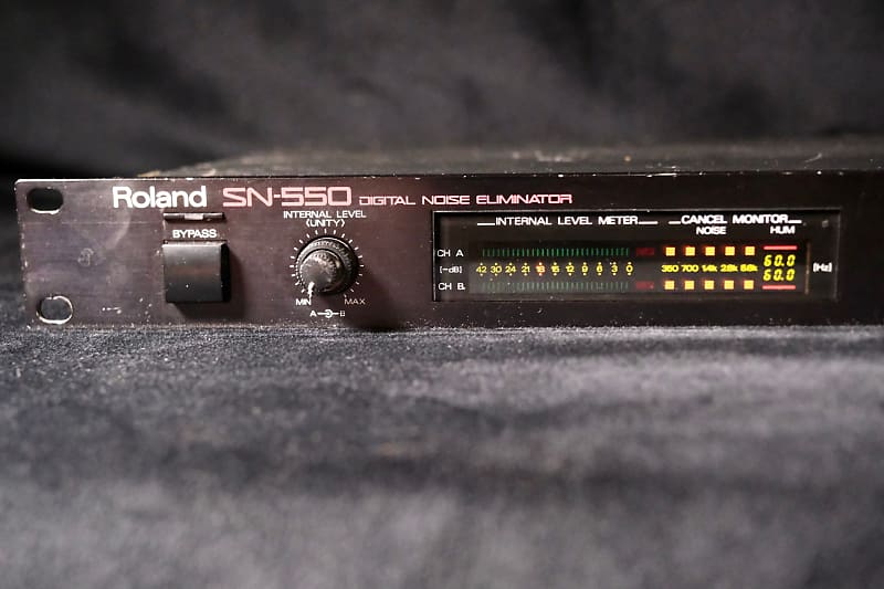 その他 Roland SN-550 Digital Noise Eliminator Roland SN-550 Digital Noise Eliminator Original Box Vintage