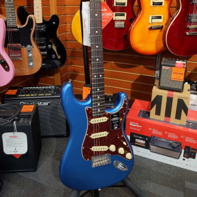 Fender American Professional II Stratocaster with Rosewood Neck 2021 - Lake Placid Blue image 11