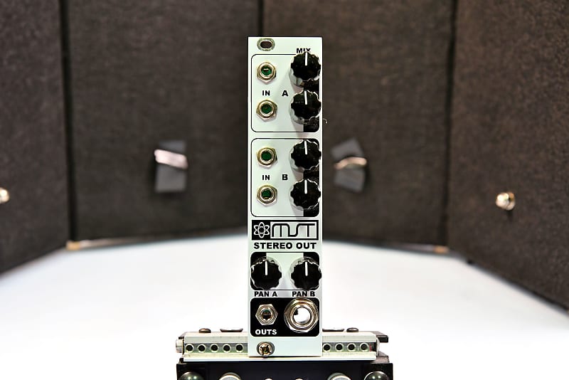 Synthrotek MST STEREO OUTPUT MIXER