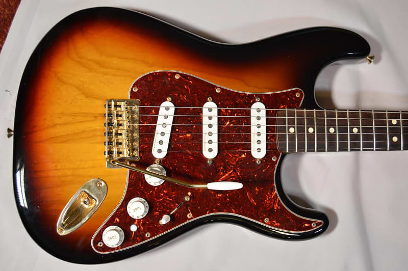 ⏳ Limited Offer⏳ Fender Deluxe Player Stratocaster 2014 Guitar Sunburst  Custom Hand