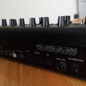 x0xb0x // xoxbox // Roland TB-303 clone // 100% analogue acid