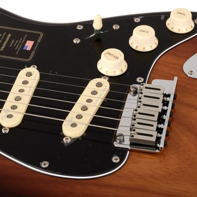 Fender American Ultra Luxe Stratocaster Maple 2-Color Sunburst image 9