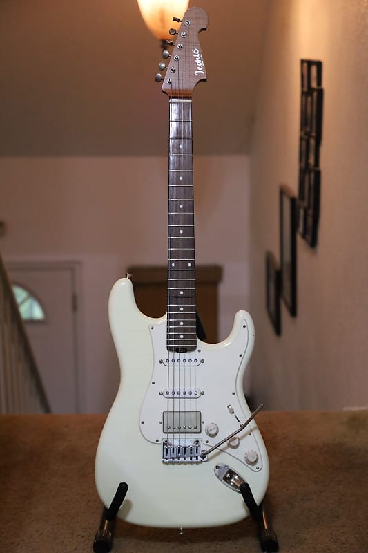 ギター Iconic Guitars SOLANA VM Heavy Aged Iconic Solana VM Aged Olympic White Electric Guitar - with