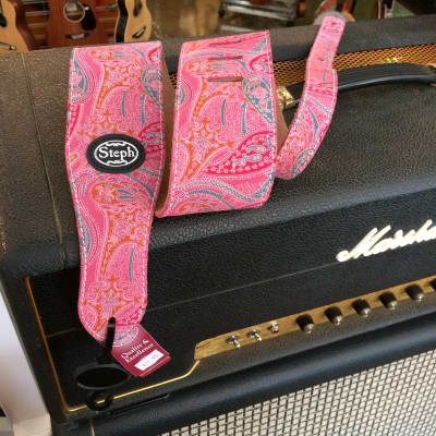 Guitar strap pink