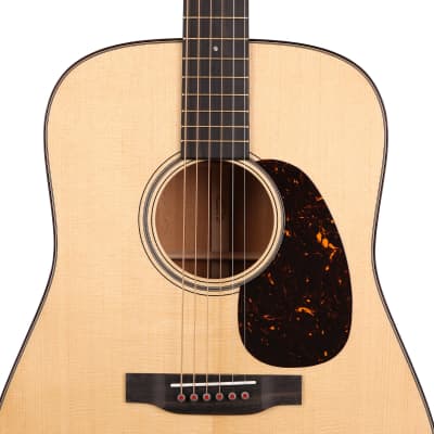 Martin D-18 Modern Deluxe Acoustic Gloss Natural image 6