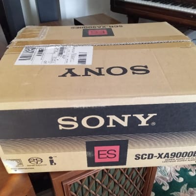 Sony SCD XA9000ES SACD player in excellent condition -S 2000's