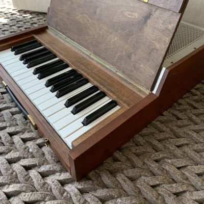 LA Wittel Piano Bells Keyboard Celeste/Glockenspiel Vintage Keyboard, 1950s, Baltimore image 1