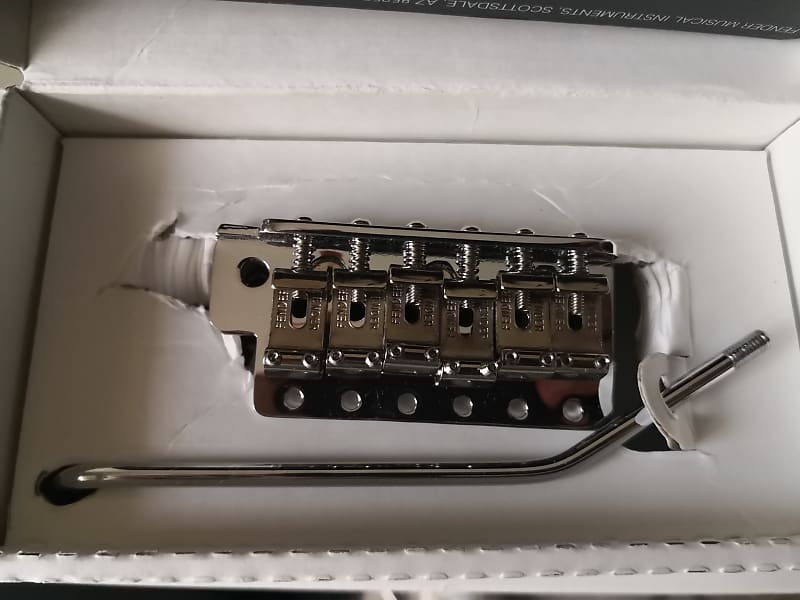FENDER  USAビンテージ ブリッジ 099--2049-000 Fender American Vintage Strat Tremolo Bridge Assembly