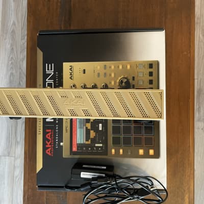 Akai MPC One Standalone MIDI Sequencer Gold Edition 2020 - Present - Gold image 3