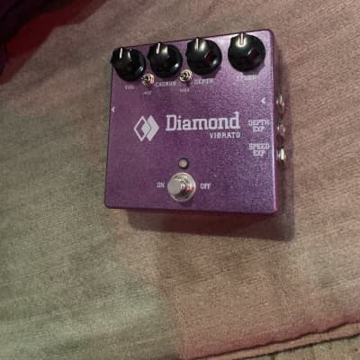 Diamond vibrato guitar deals pedal