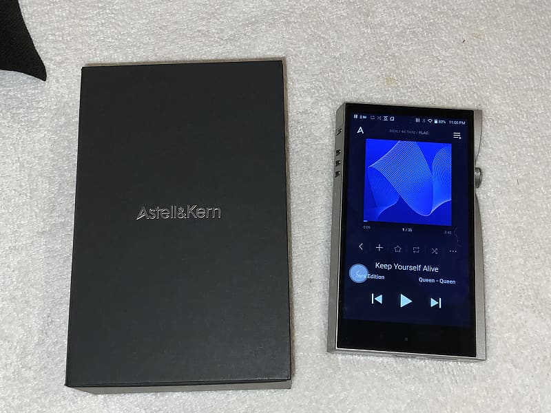 Astell & Kern SE200 with 400GB SD Card and Leather Case | Reverb