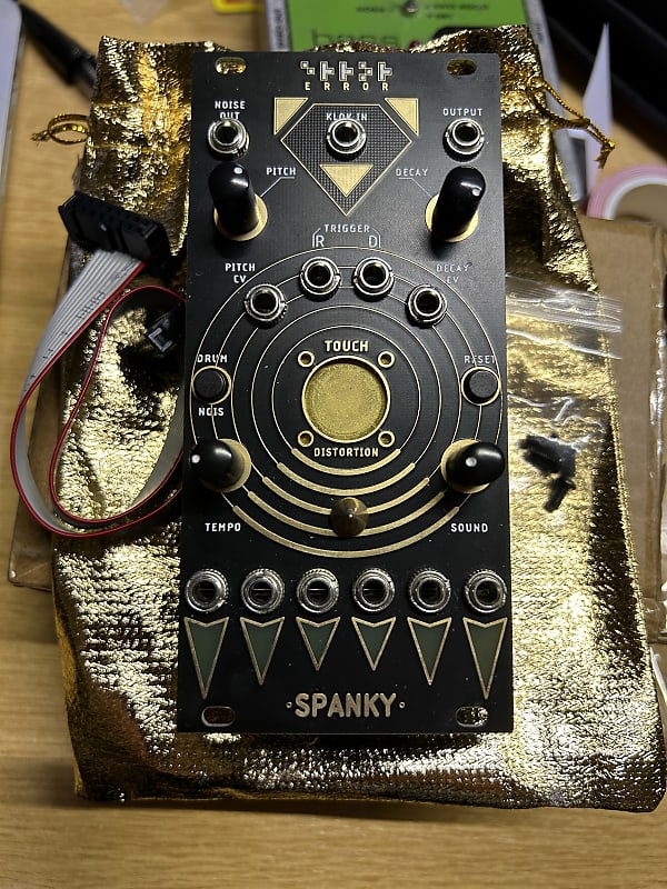 Error Instruments Spanky V2 2022 - Gold drum eurorack noise module black