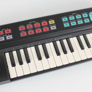 Vintage Yamaha PSS 80 Squarewave Mini Keyboard Synthesizer Synth w Box image 2