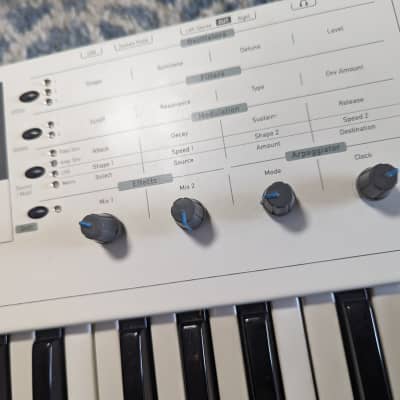 Waldorf Blofeld Keyboard 49-Key Synthesizer 2009 - Present - White image 2