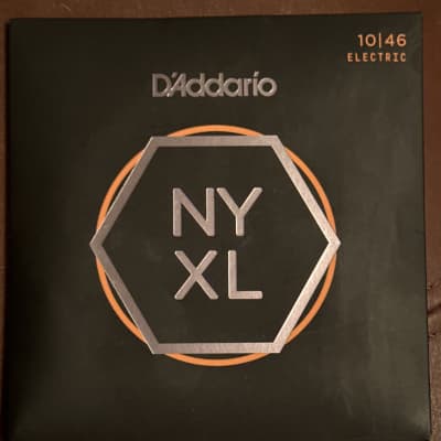 D Addario NYXLS1046 Nickel Wound Regular Light Double Ball End