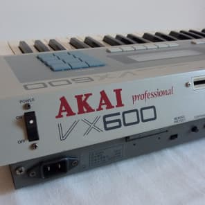 Akai VX600 synthesiser in excellent condition image 6