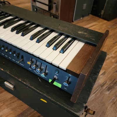 Univox Mini Korg 700 K-1 Synthesizer Vintage 70s Serviced No Issues W/Case image 3