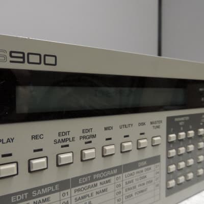 Akai S900 MIDI Digital Sampler 1986  [Three Wave Music]