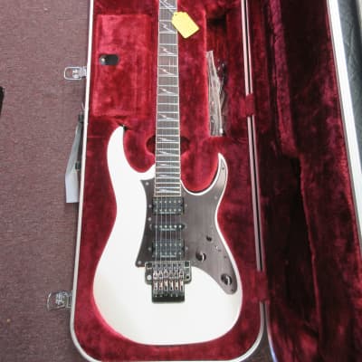 Japan Guitar | Ibanez Prestige RG2550Z GK with original hard