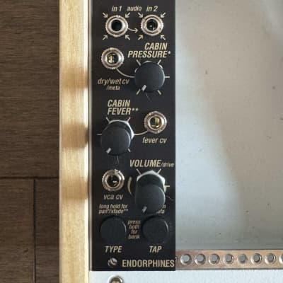 Instruō àradh Low-pass filter and VCA | Reverb Canada