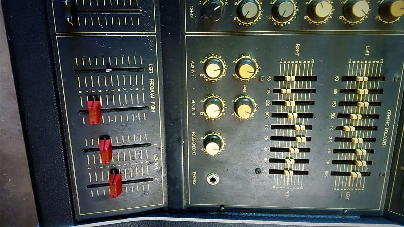 Yamaha EM 300 Powered Mixer Vintage Black | Reverb