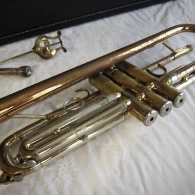 Olds Trumpet Unbranded Gold & Silver with Newer Conn Case Circa-1958-Gold & Silver image 5