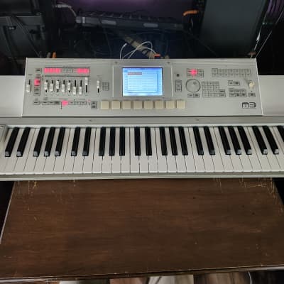 Korg M3 61 2010s - Gray