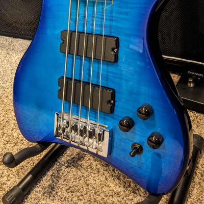 Harley Benton 5-String Marquess Bass | Flame Maple Top | Custom Wiring with 2x Push-Pull Pots | 35"-Scale 24-Fret 5-pc Maple/Walnut Neck image 12