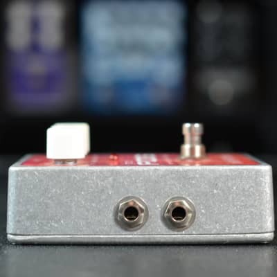 Electro-Harmonix Micro POG Polyphonic Octave Generator 2007 - Present - Red / Gray image 3