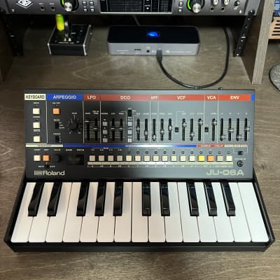 Roland JU-06A Boutique Series Synthesizer Module with K-25m Keyboard and Decksaver 2019 - Present - Black