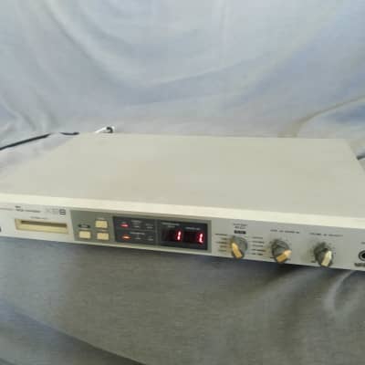 Akai XE 8 percussion drum module
