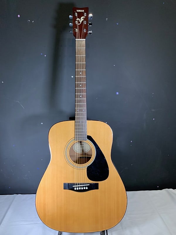 Used Yamaha FG-401 Acoustic dreadnought guitar 1994-97 with case made by  Kaohsiung Yamaha Co. LTD