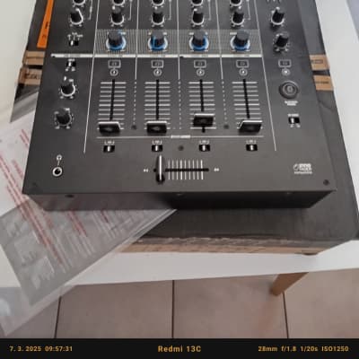 Reloop RMX-44BT 4-Channel DJ Mixer with Bluetooth 2020 - Present - Black image 3