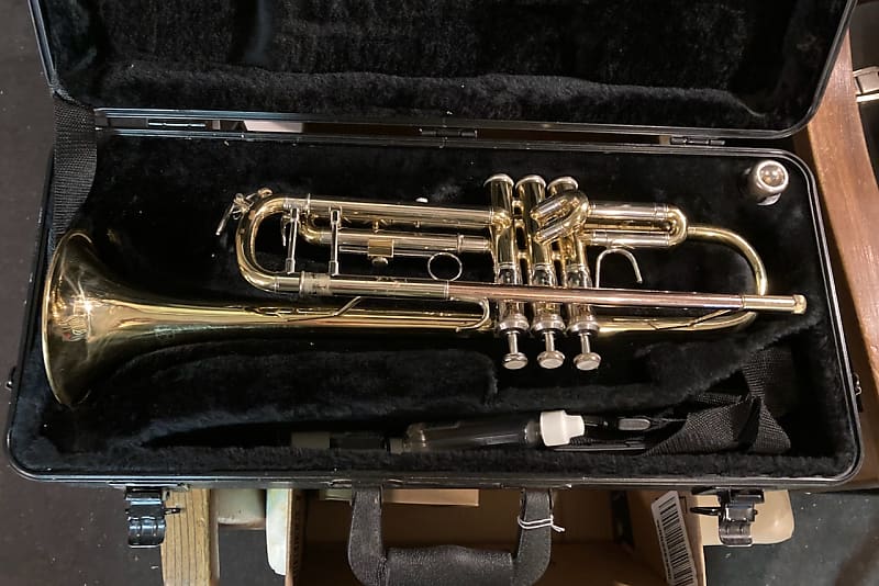 Bach TR500 Student Model Bb Trumpet 2010s Clear-Lacquered Brass image 1