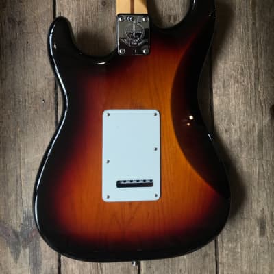 2014 Fender 60th Anniversary Stratocaster with Rosewood Fretboard in Sunburst with hard shell case image 6